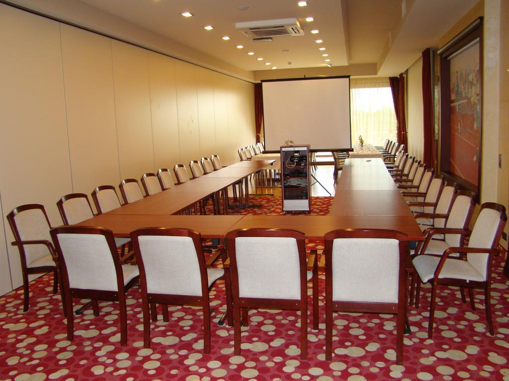 Hotel Rodan Kórnik Dış mekan fotoğraf