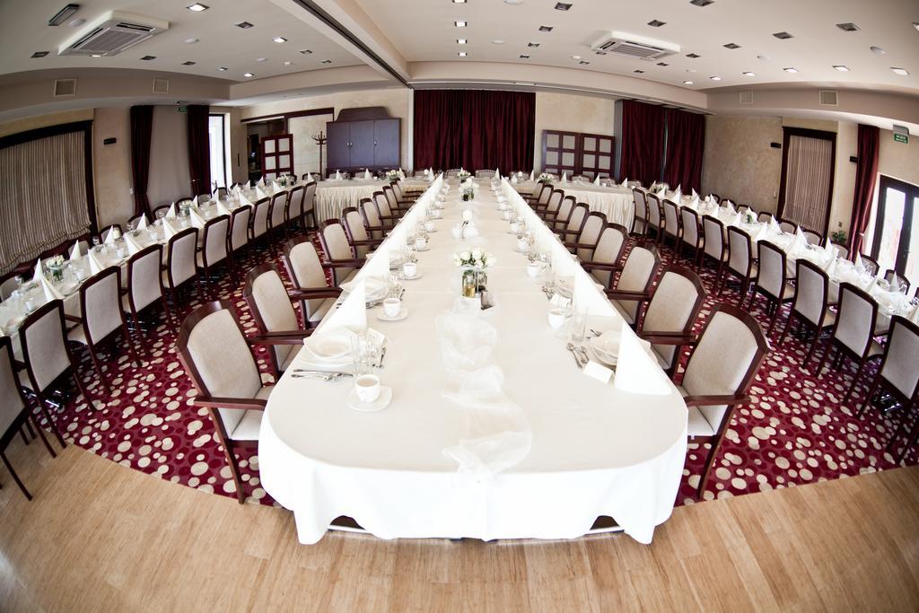 Hotel Rodan Kórnik Dış mekan fotoğraf