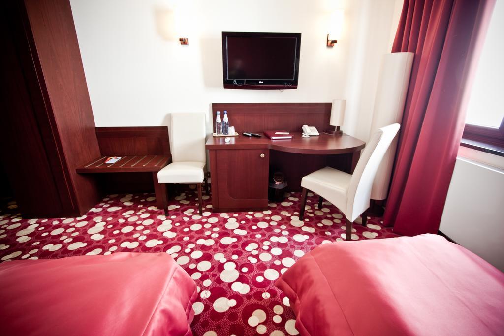 Hotel Rodan Kórnik Dış mekan fotoğraf