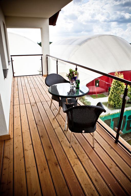 Hotel Rodan Kórnik Dış mekan fotoğraf