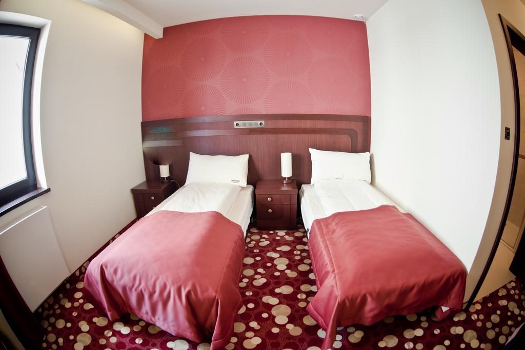 Hotel Rodan Kórnik Dış mekan fotoğraf