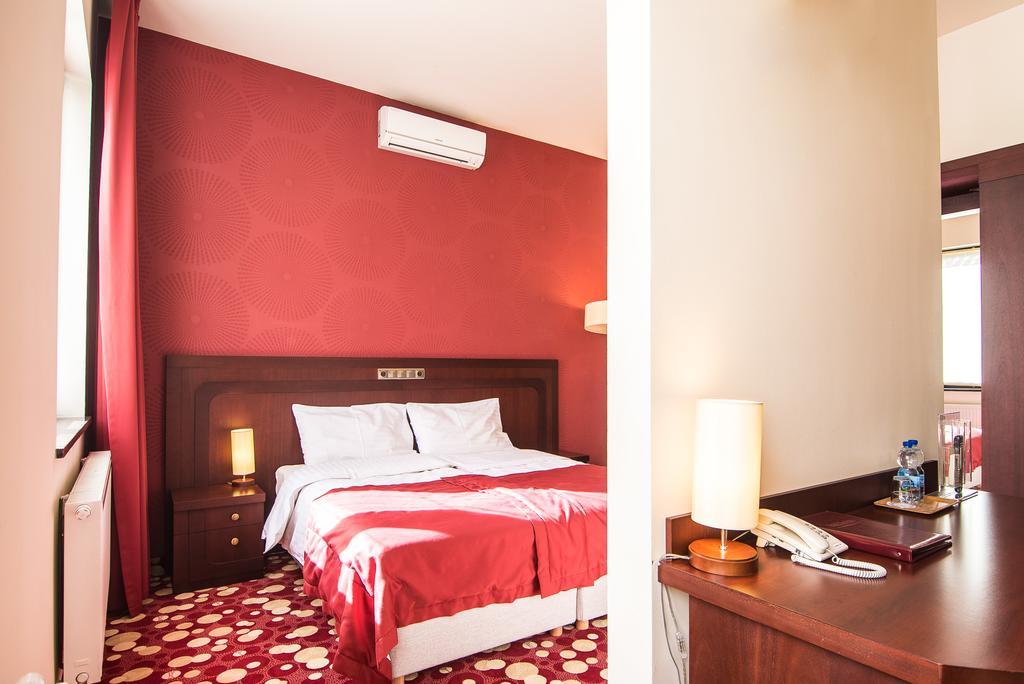 Hotel Rodan Kórnik Dış mekan fotoğraf