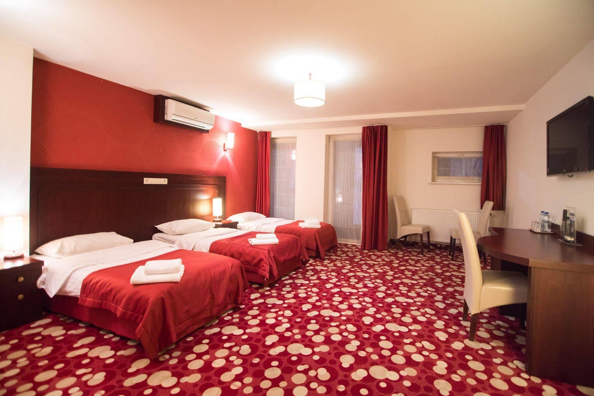 Hotel Rodan Kórnik Dış mekan fotoğraf